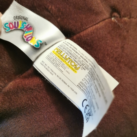 Large Vlad The Vampire Hershey's Milk Chocolate Squishmallow - Picture 5 of 5